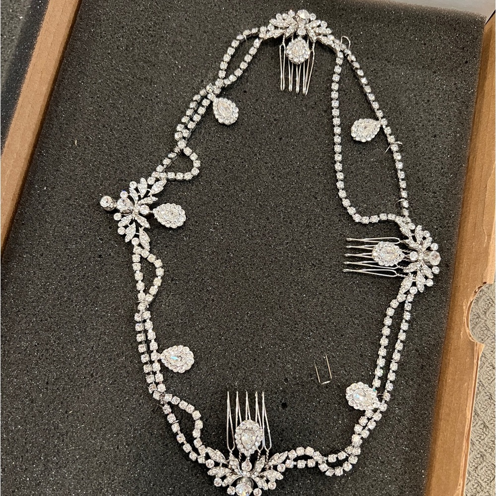 Bridal styles boutique headpiece